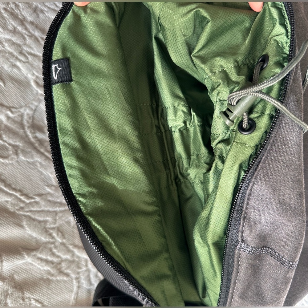 Thule VEA Backpack 25L - Picture 7 of 10